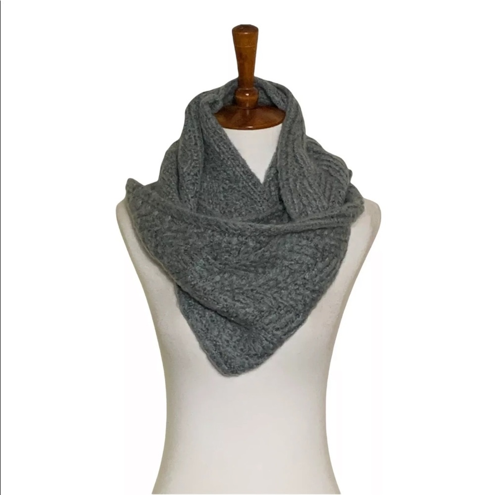 New York & Company Women Infinity Scarf Neck Warmer Gray Knit Fashion Accessory